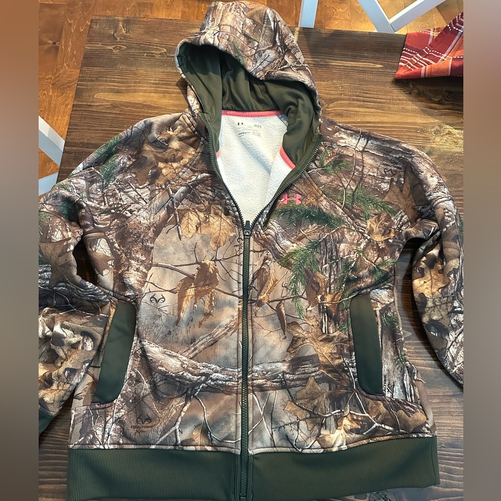 Women’s Under Armour camo jacket